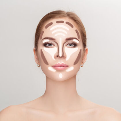 光泽轮廓制造灰色的女人脸背景轮廓突出显示化妆师面部化妆样本美女轮廓正确