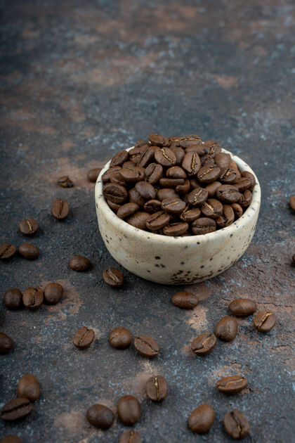 阿拉比卡一杯咖啡豆 散落的咖啡豆咖啡豆咖啡烤咖啡