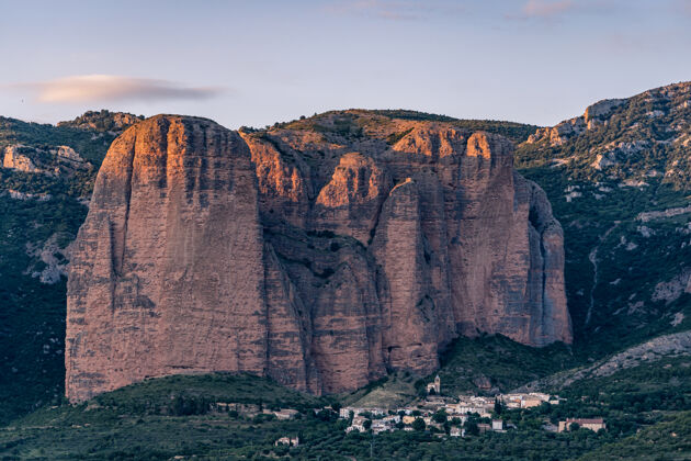旅游马洛斯德里格罗斯壮观的岩层在里格罗斯 西班牙地质休斯卡风景