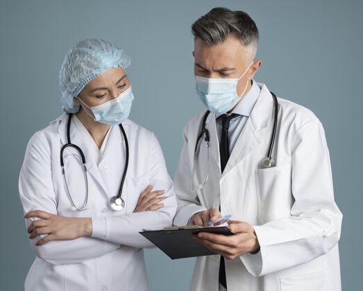 男人专用设备的医生和护士健康专业人士工人健康