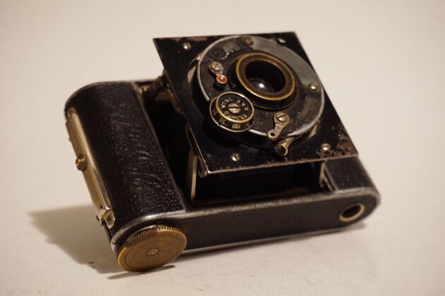 老相机老式照相胶卷相机和镜头 博物馆级摄影学校相机镜头