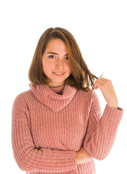 青少年可爱的微笑的女人在粉红色的毛衣上孤立的白色生活方式梦女士