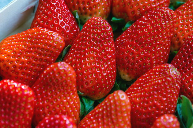 食物新鲜收获的草莓细节自然成熟