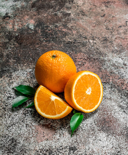健康新鲜的橙子果汁热带成熟