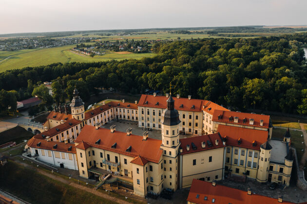 自然明斯克地区奈斯维什的中世纪城堡景观堡垒传统