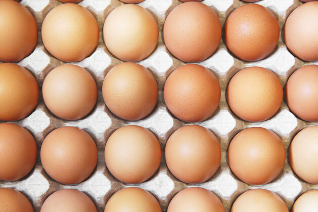 传统托盘装满了鸡蛋鸡蛋闭合季节鲜花鸡蛋