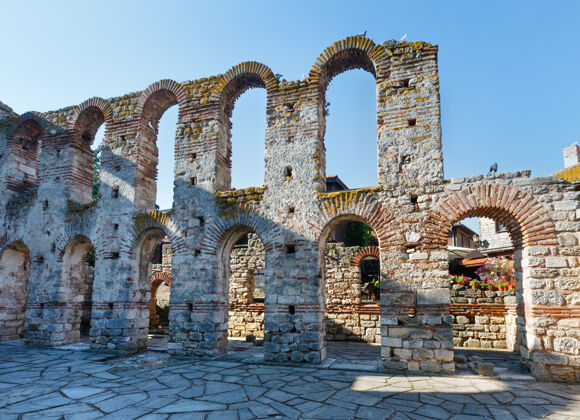 中世纪保加利亚尼斯巴尔镇周围的城墙废墟城镇古城地标