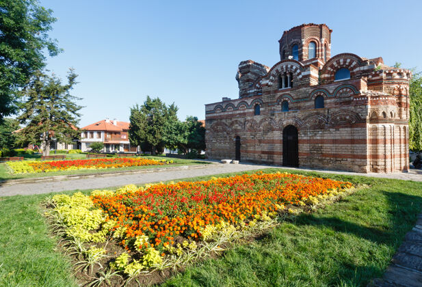 城镇保加利亚奈斯巴尔潘托克拉特教堂古代花开花