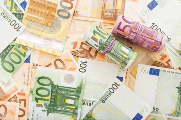 欧元一卷卷零散的欧元钞票抵押支付成功
