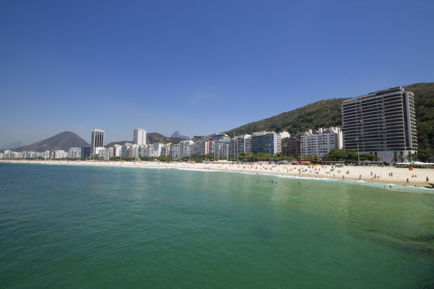著名巴西里约热内卢夏天的科帕卡巴纳海滩海洋地标景观