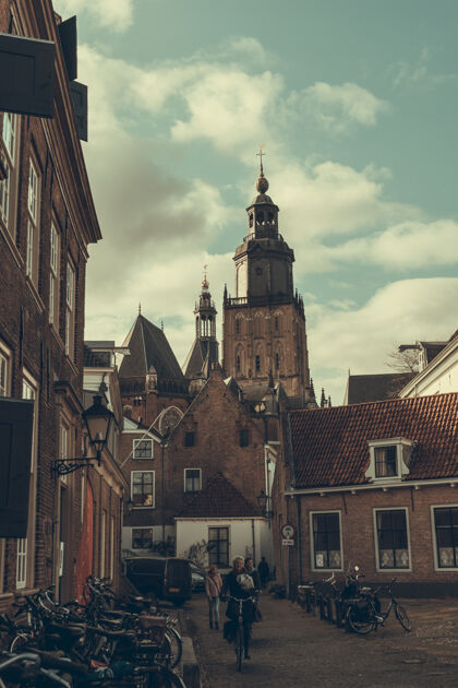 城市祖特芬 荷兰-2019年11月3日：老城区祖特芬 荷兰最古老的城市之一参观荷兰中世纪城市