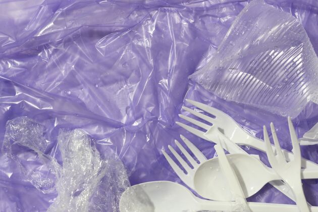 安排分类的塑料物品肮脏垃圾混乱