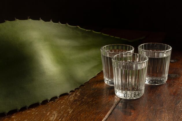 玻璃美味的mezcal饮料成分蒸馏酒排列