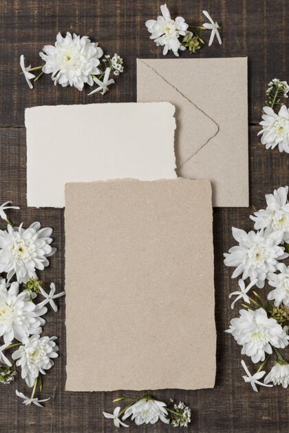浪漫上图：信封和鲜花信封上图安排