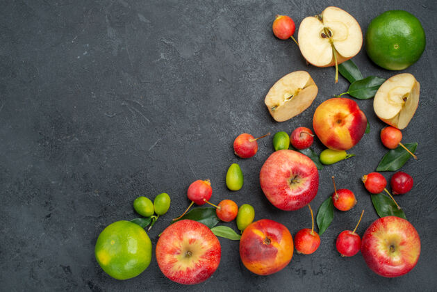 营养从远处俯瞰水果不同的糖果水果和浆果在桌子上可食用水果食品桃