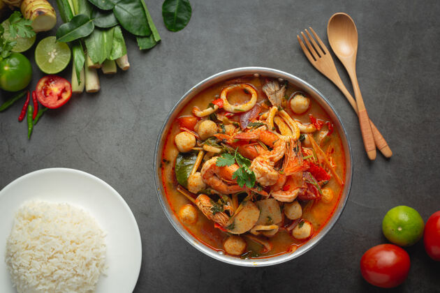 营养泰国菜；汤百胜海鲜或海鲜麻辣汤海鲜蛋白质自然