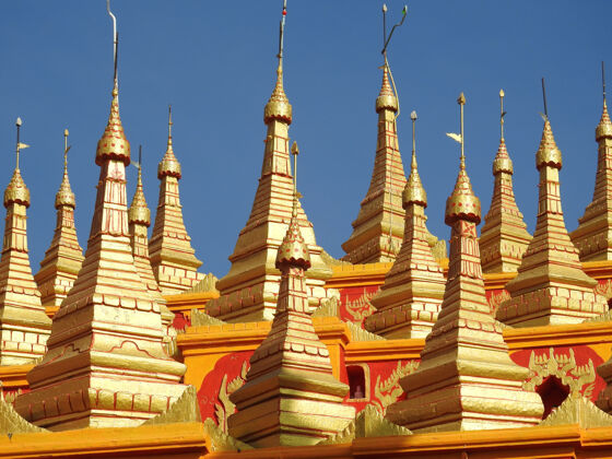 古代缅甸曼德勒丹菩萨塔摄缅甸宫殿入口