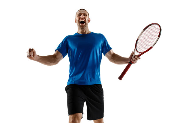 快乐一个英俊的男子网球运动员的肖像 庆祝他的成功隔离在一堵白色的墙上人类的情感 赢家 运动 胜利的概念穿胜利手