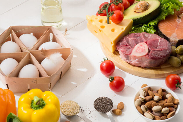 蔬菜生酮低碳水化合物饮食-食物选择白墙高健康油