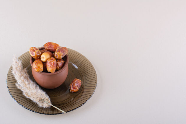 食物木制碗 白色背景 干枣 高品质照片健康盘子好吃