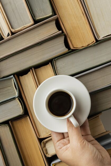 安排用一杯咖啡整理书籍创意书籍作文