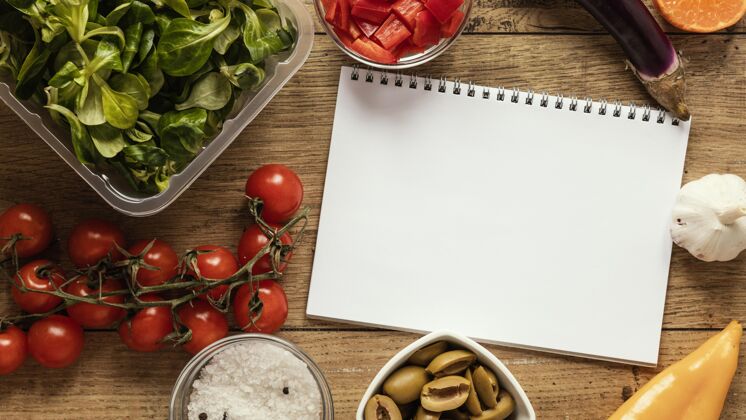 美食笔记本和蔬菜的食物配料顶视图蔬菜美食烹饪