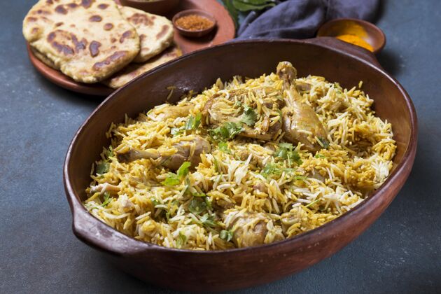 安排高角度巴基斯坦餐组成菜肴食品膳食