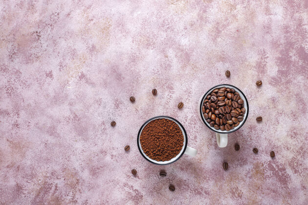 早晨咖啡豆和磨粉咖啡师浓缩咖啡新鲜