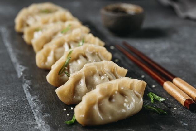 传统高角度日本饺子作文美食亚洲美味