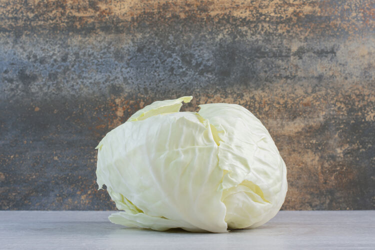 卷心菜石桌上的有机白卷心菜高品质照片农业收获新鲜
