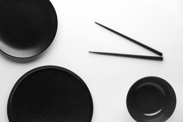 陶瓷用筷子把餐具放平盘子瓷器平铺