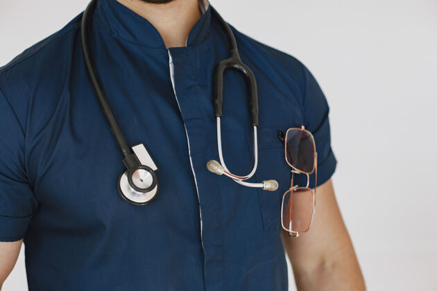 职业国际医学生穿蓝色制服的人带听诊器的医生外科医生外套实习生