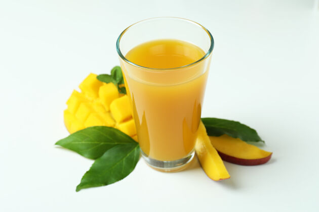 提神芒果汁和白水果食物果汁罐子